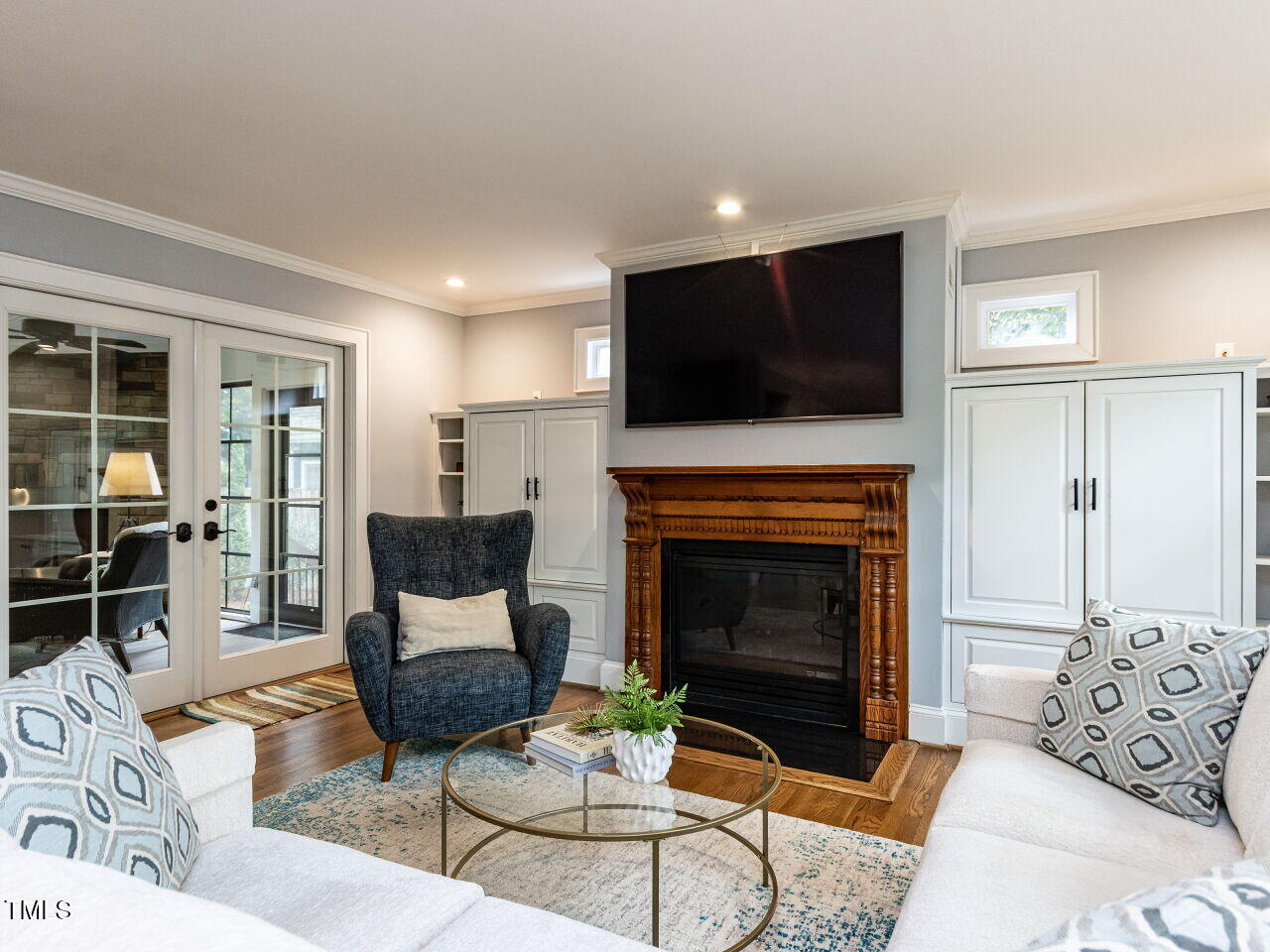 323 Morrison Avenue Raleigh, NC 27608 - Photo 5 of 98 005-1280x960-living-room