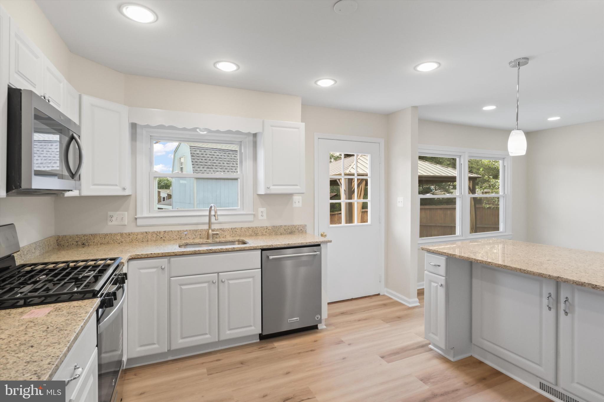 736 North York Road Sterling, VA 20164 - Photo 11 of 40 Gallery Image 11