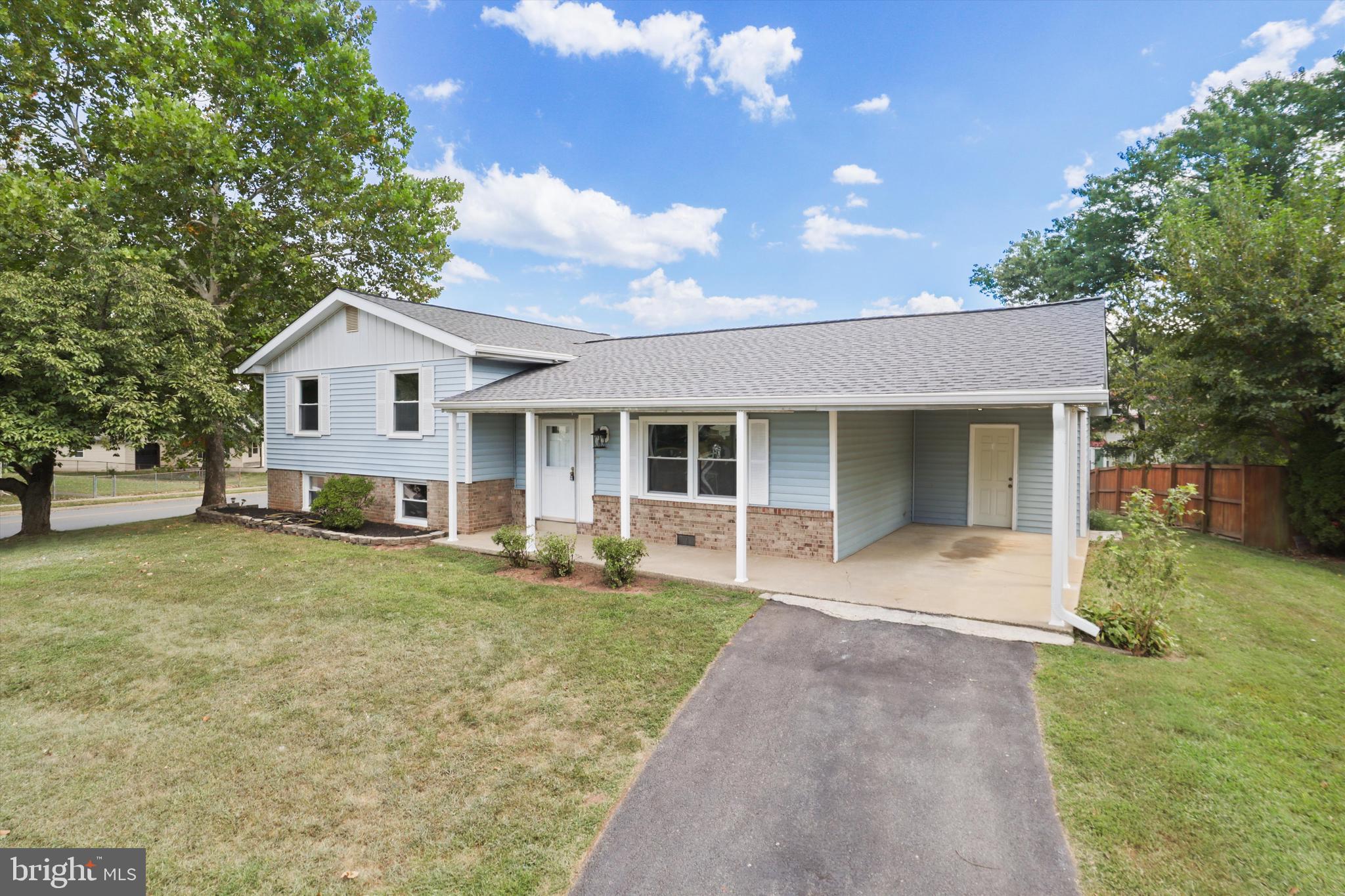 736 North York Road Sterling, VA 20164 - Photo 2 of 40 Gallery Image 2