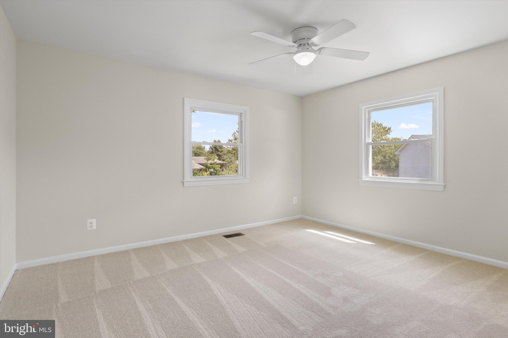 736 North York Road Sterling, VA 20164 - Photo 21 of 40 Main bedroom