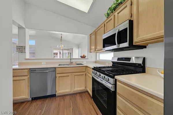$2,100 | 2112 Joy Creek Lane, Henderson, NV 89012