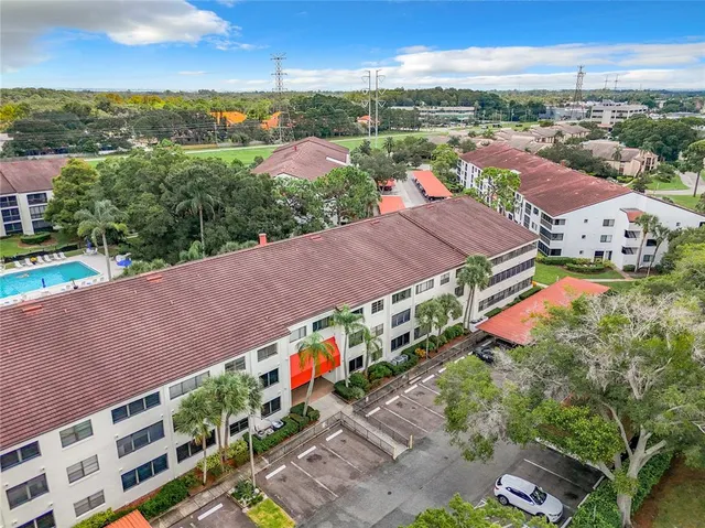 $149,900 | 2587 Countryside Boulevard, Unit 6111, Clearwater, FL 33761