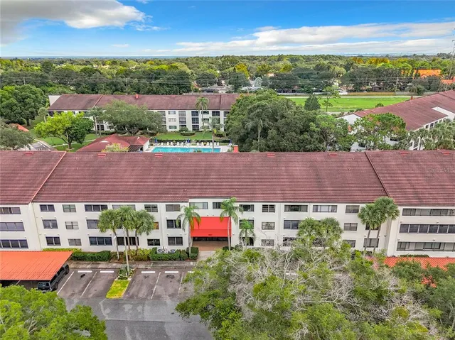 $149,900 | 2587 Countryside Boulevard, Unit 6111, Clearwater, FL 33761