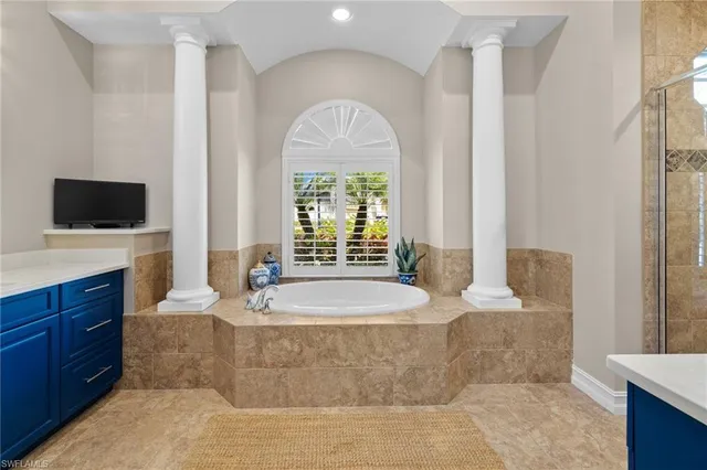 $1,150,000 | 347 Saddlebrook Lane, Naples, FL 34110