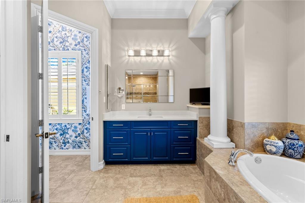 347 Saddlebrook Lane Naples, FL 34110 - Photo 16 of 43