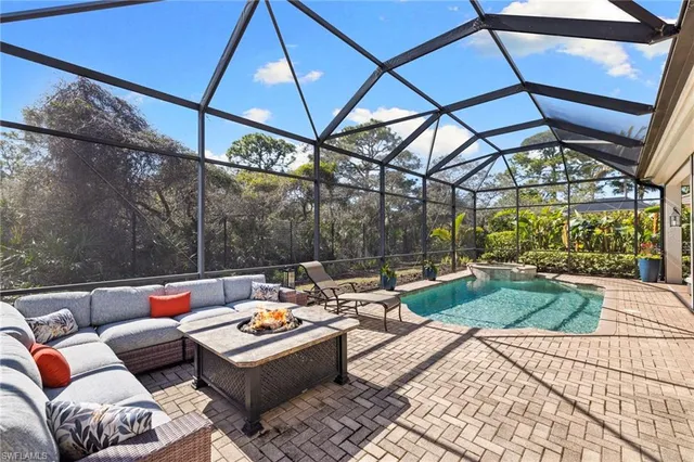 $1,150,000 | 347 Saddlebrook Lane, Naples, FL 34110