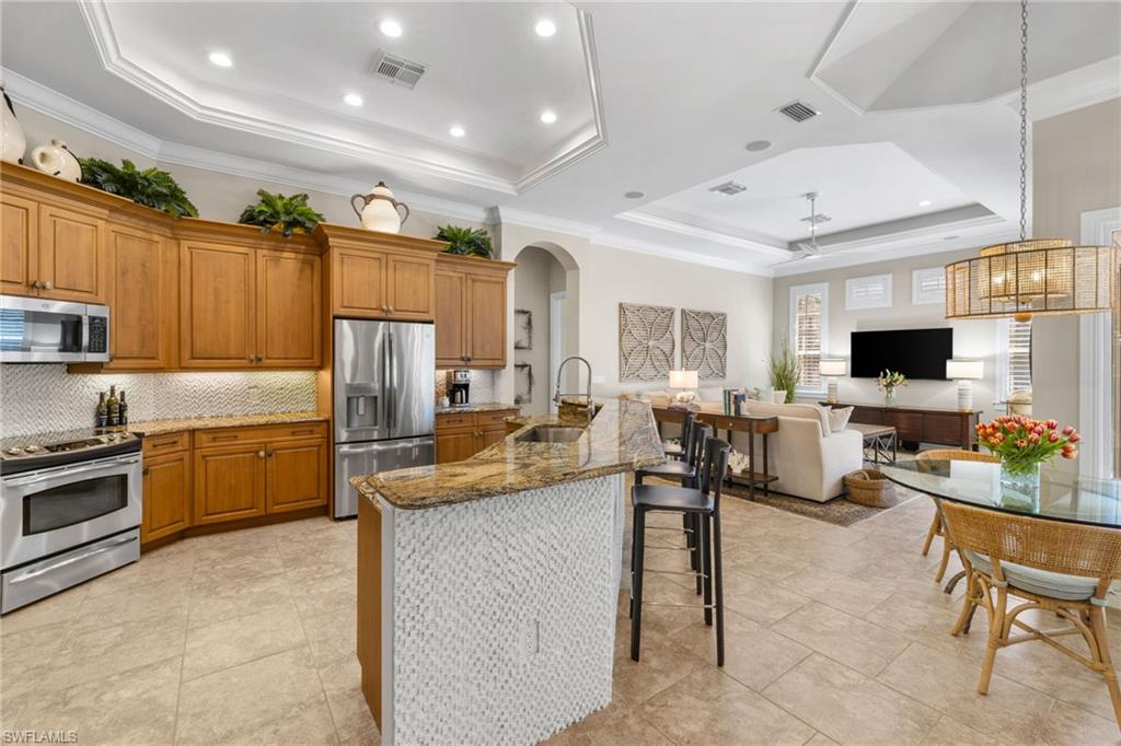 347 Saddlebrook Lane Naples, FL 34110 - Photo 5 of 43