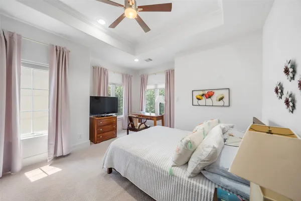 $1,304,999 | 18 Secluded Trail, The Woodlands, TX 77380