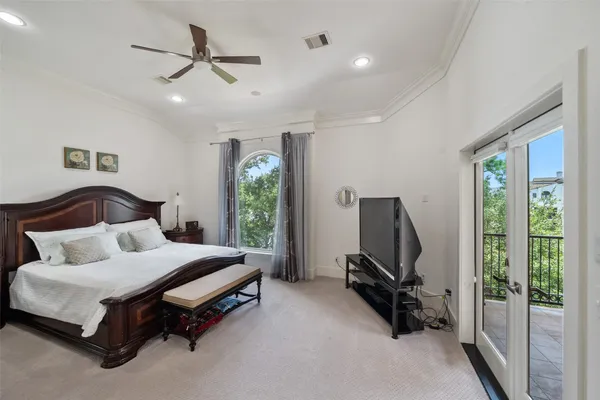 $1,304,999 | 18 Secluded Trail, The Woodlands, TX 77380