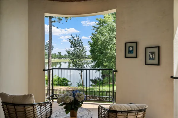 $1,304,999 | 18 Secluded Trail, The Woodlands, TX 77380