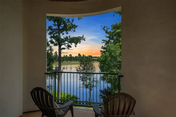 $1,304,999 | 18 Secluded Trail, The Woodlands, TX 77380