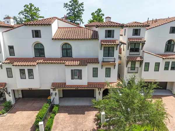 $1,304,999 | 18 Secluded Trail, The Woodlands, TX 77380