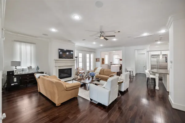 $1,304,999 | 18 Secluded Trail, The Woodlands, TX 77380