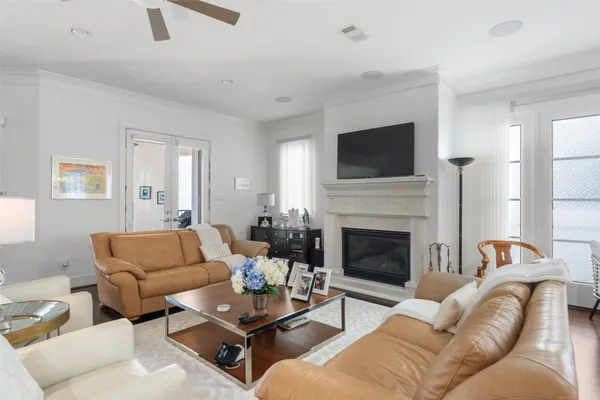 $1,304,999 | 18 Secluded Trail, The Woodlands, TX 77380