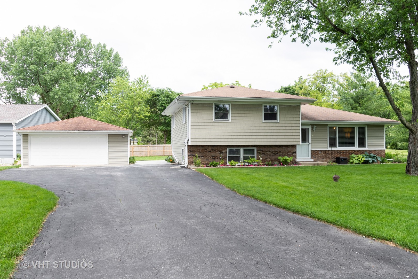 5S370 Radcliff Road Naperville, IL 60563 - Photo 2 of 18