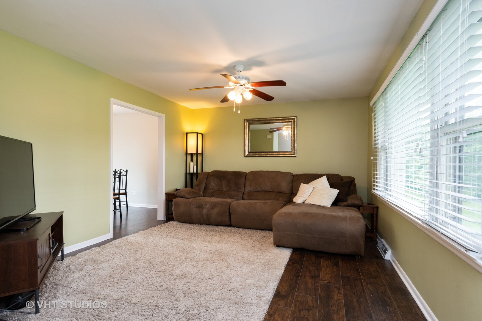 5S370 Radcliff Road Naperville, IL 60563 - Photo 3 of 18