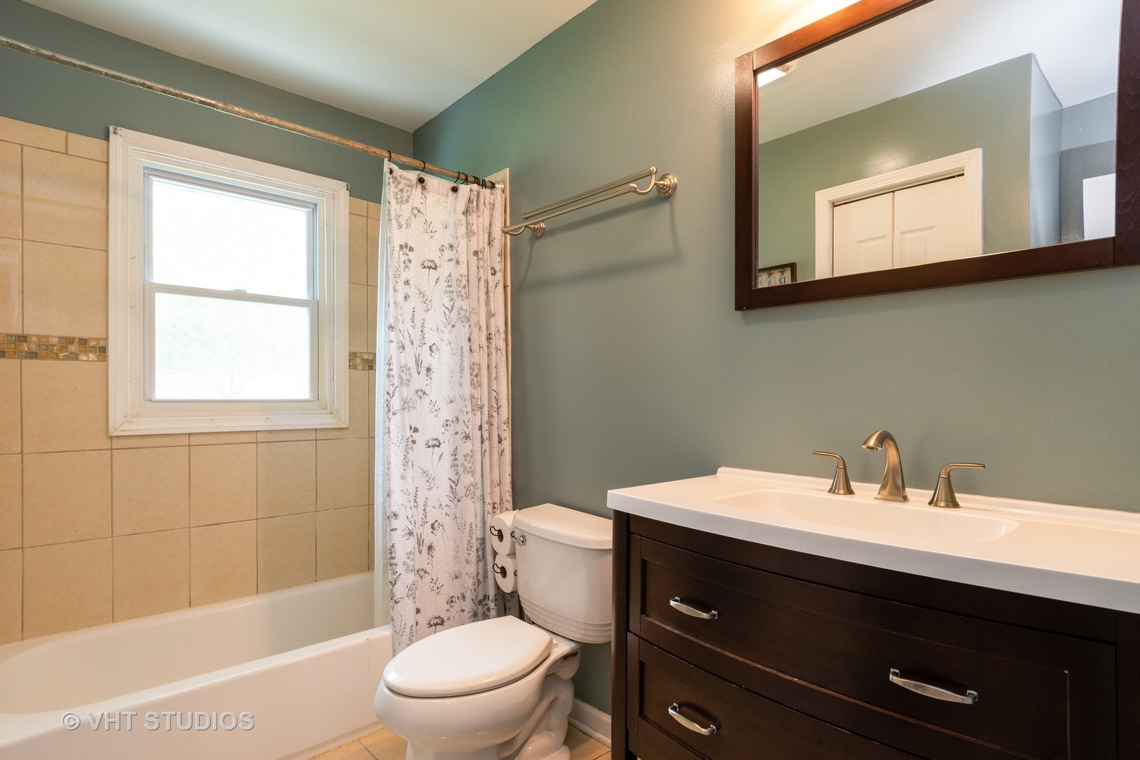 5S370 Radcliff Road Naperville, IL 60563 - Photo 9 of 18