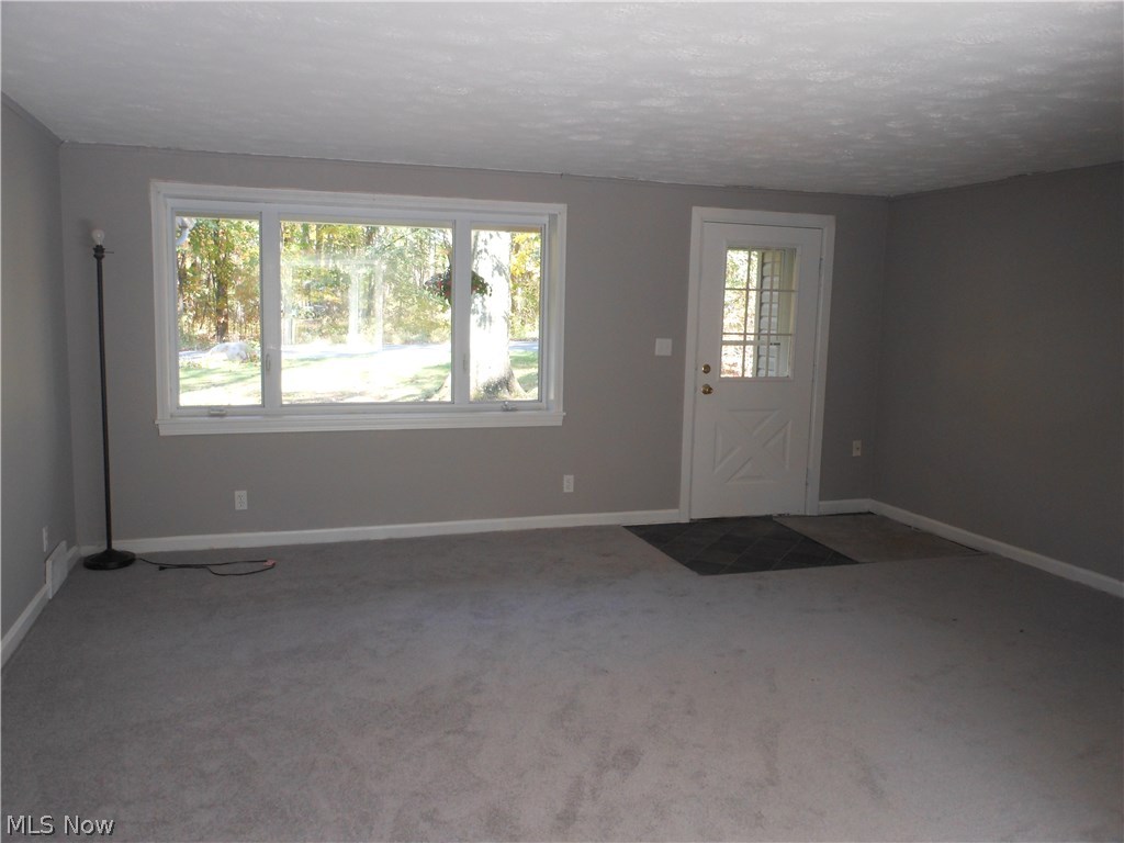 7176 Chestnut-Ridge Road Hubbard, OH 44425 - Photo 5 of 25
