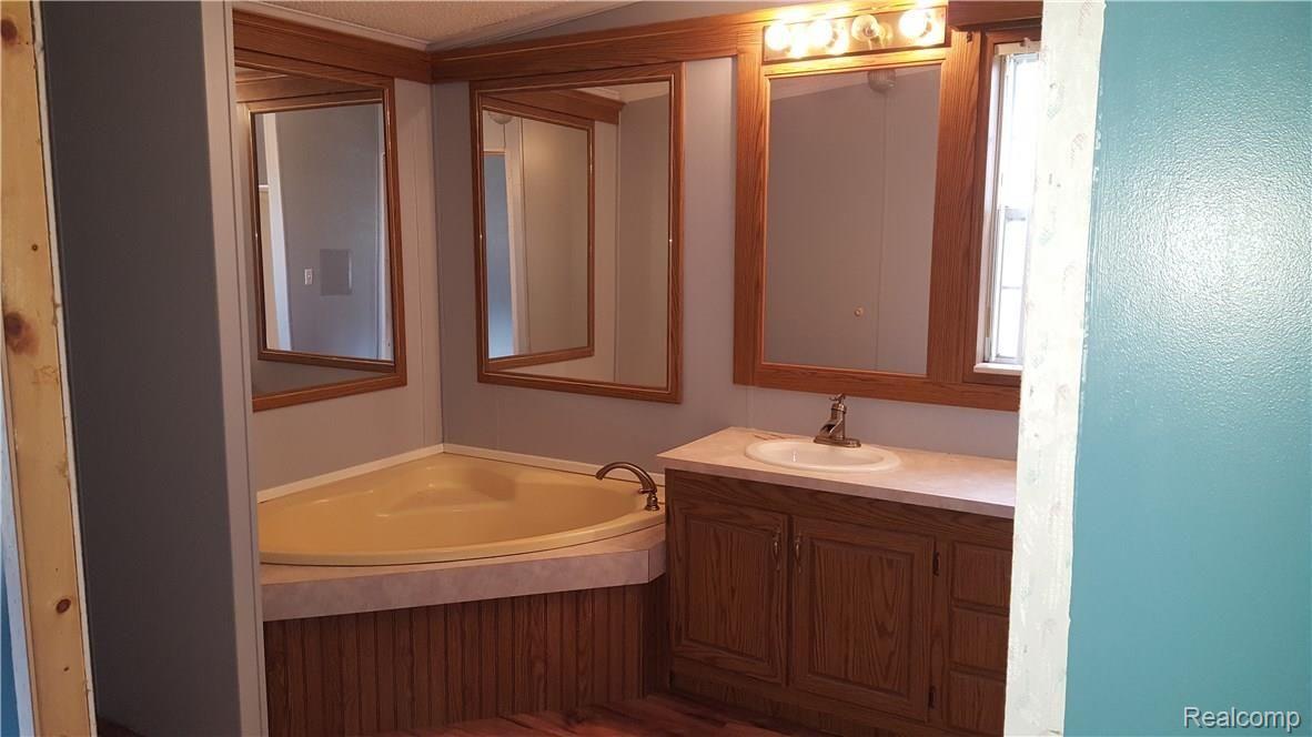 3750 Galbraith Line Road Croswell, MI 48422 - Photo 10 of 19 20.jpg
