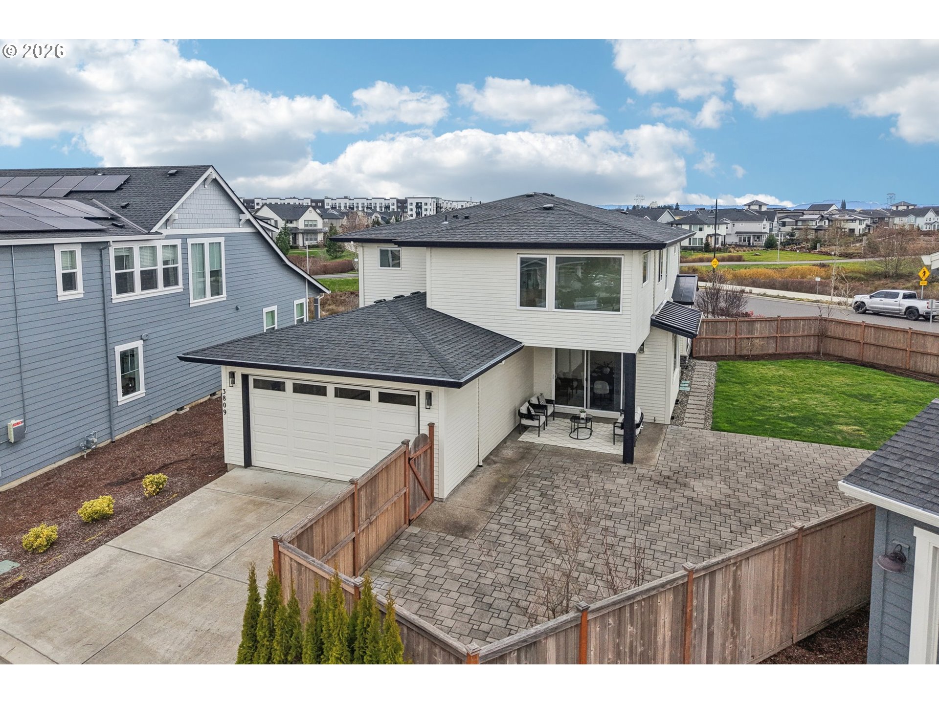 3809 Southeast Reed Drive Hillsboro, OR 97123 - Photo 36 of 40 a house view with a garden space