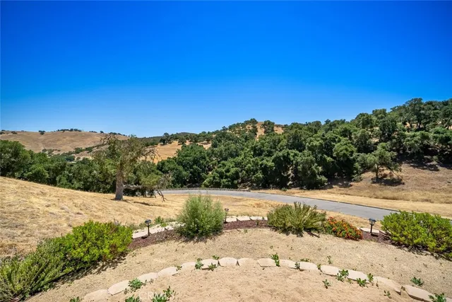$1,199,999 | 9805 Steelhead Road, Paso Robles, CA 93446