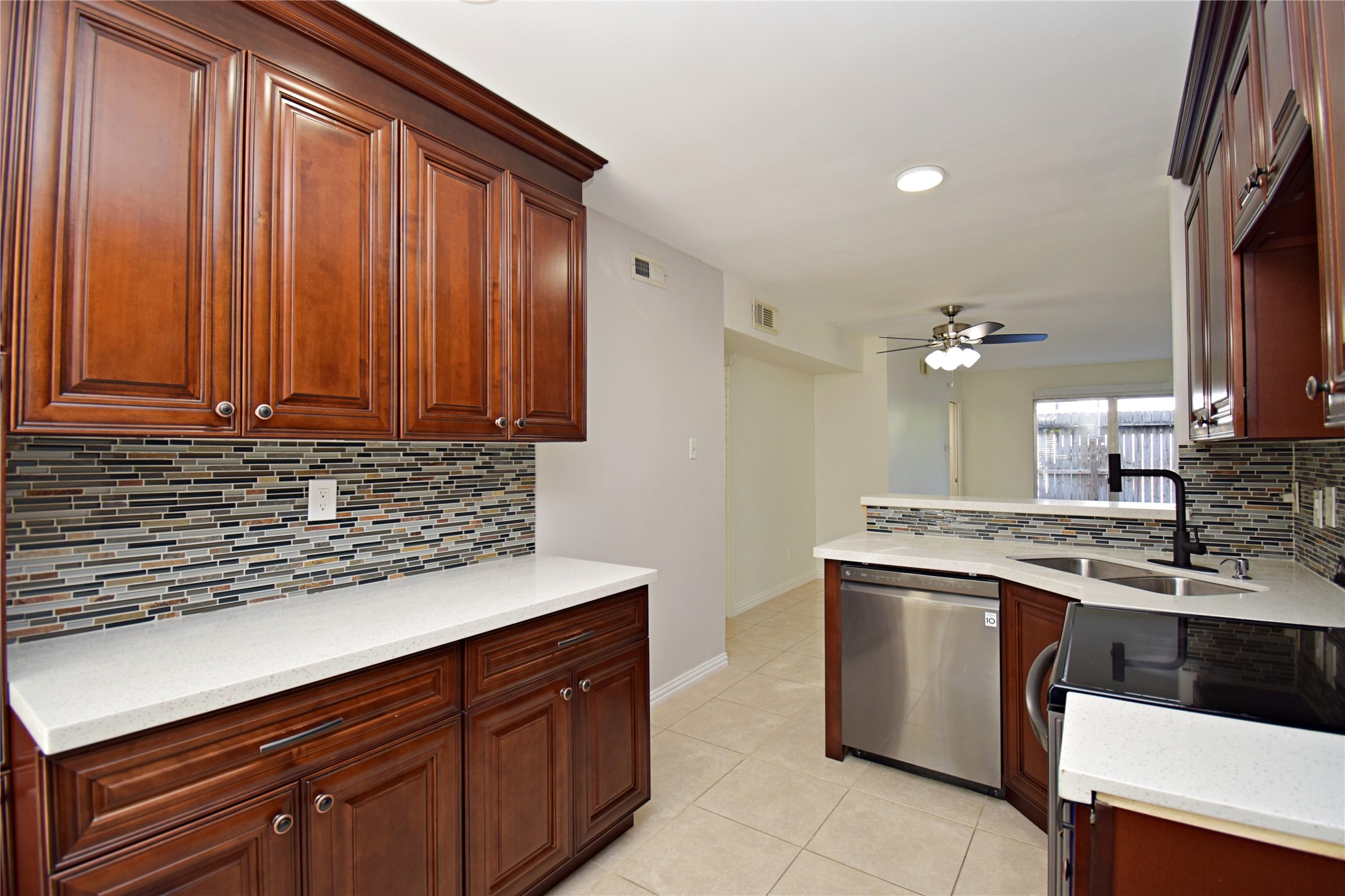 9023 Rue Cambon Street, Unit 65 Houston, TX 77074 - Photo 5 of 15