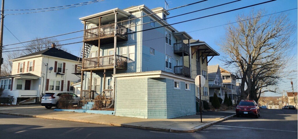 398 Willow Street Woonsocket, RI 02895 - Photo 2 of 12