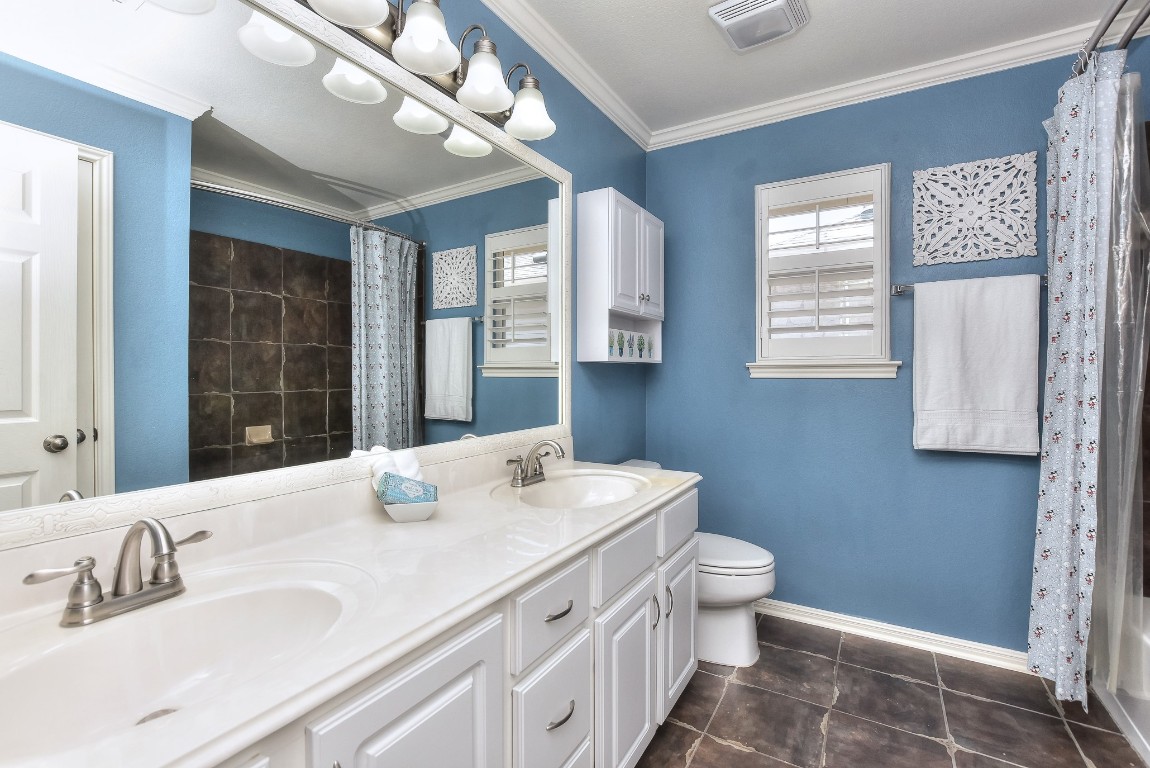 1108 Ritter Drive Cedar Park, TX 78613 - Photo 28 of 40 Bathroom #2 up with double vanity