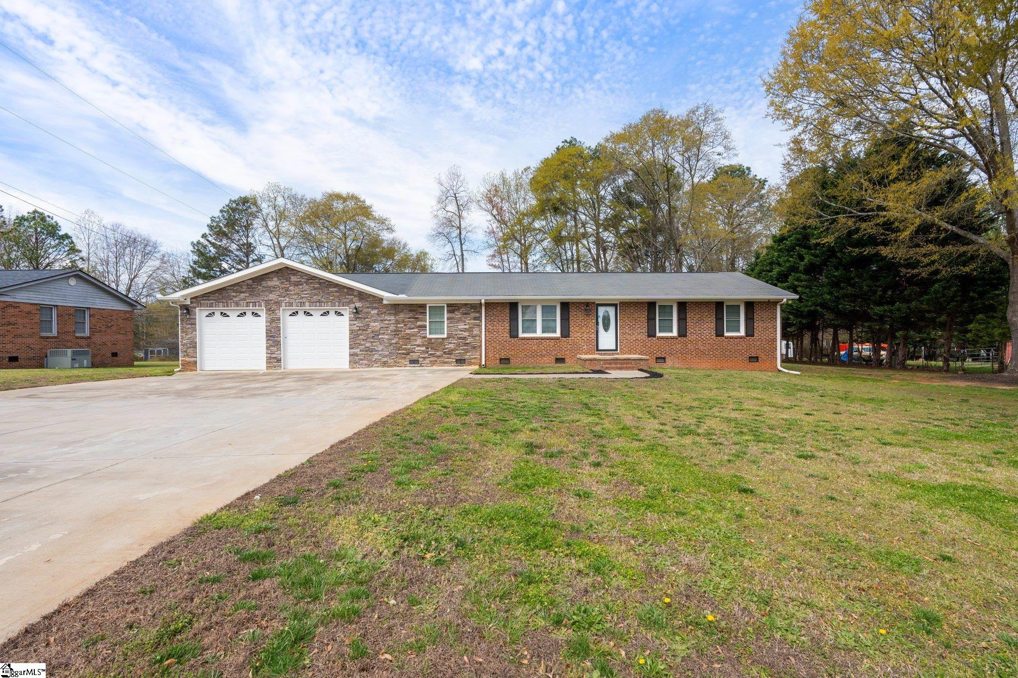 115 Clearview Road Belton, SC 29627 - Photo 3 of 30