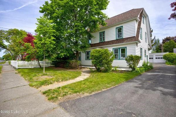 $399,999 | 979 Washington Avenue, Albany, NY 12206