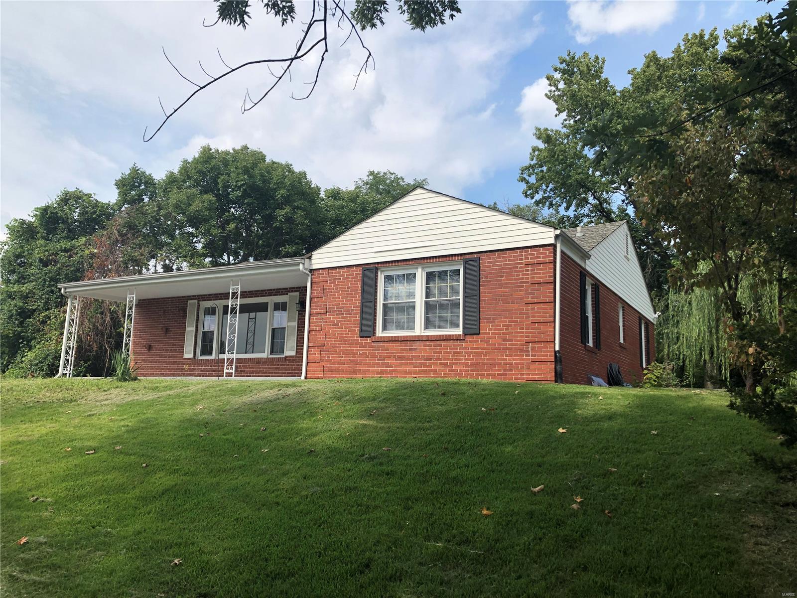 12591 Fee Fee Road St. Louis, MO 63146 - Photo 1 of 25 Gallery Image 1