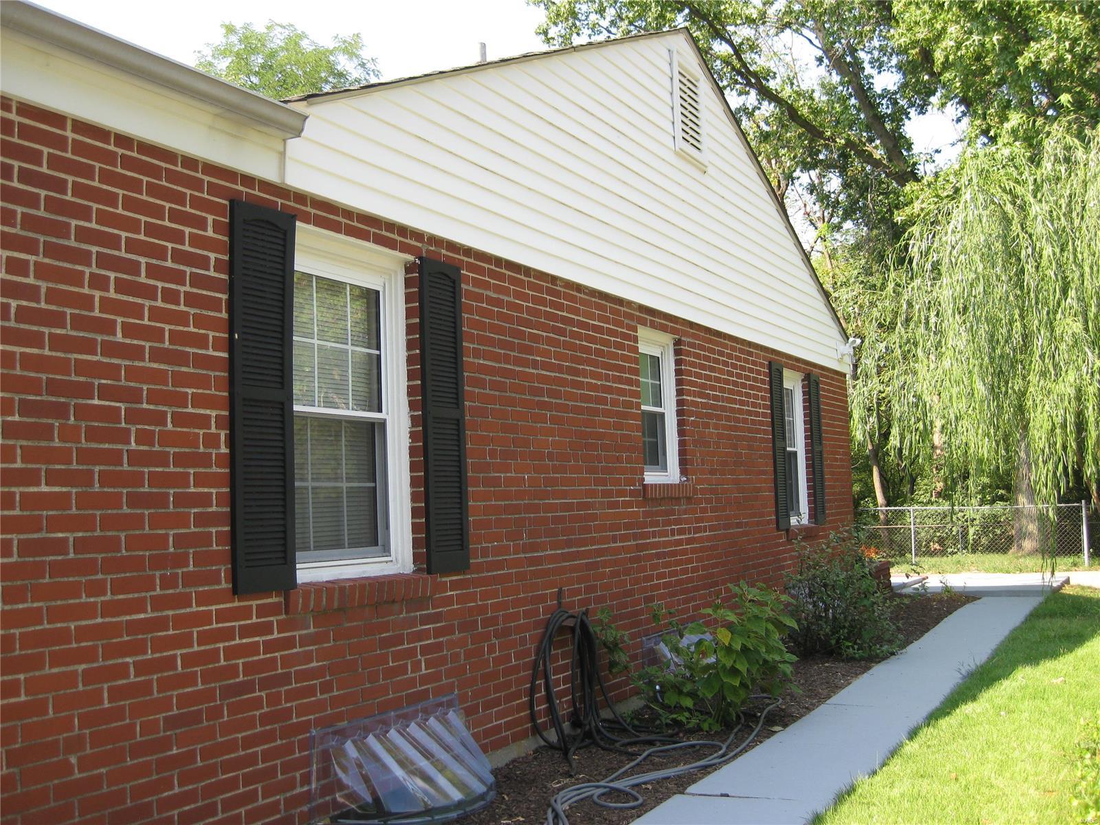 12591 Fee Fee Road St. Louis, MO 63146 - Photo 3 of 25 Gallery Image 3