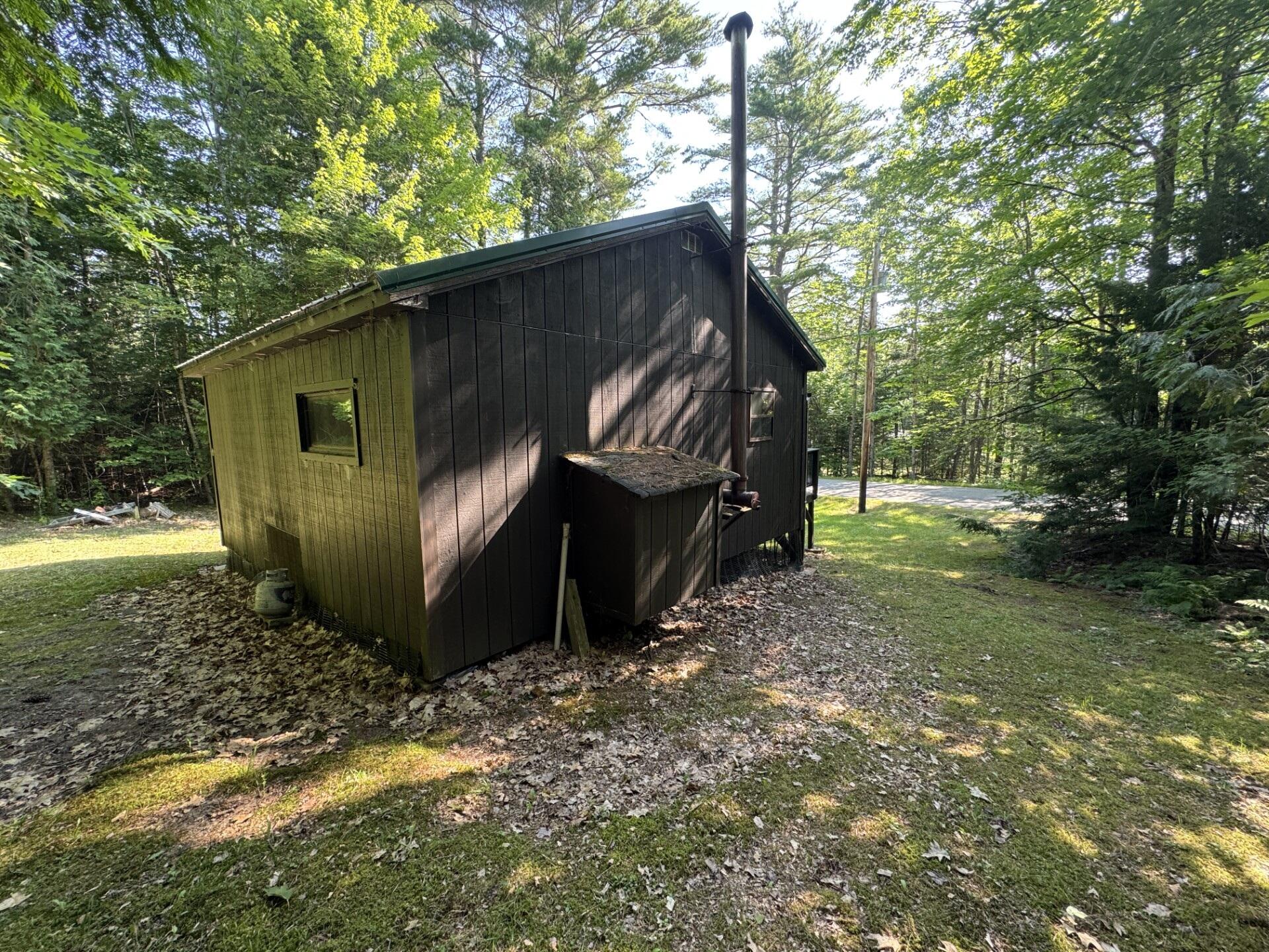 105 Lasselle Road Burnham, ME 04922 - Photo 5 of 7 Built in wood box