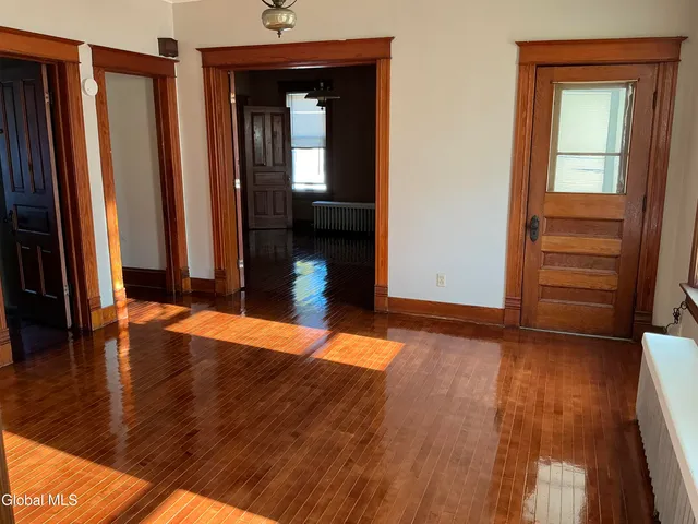 $1,500 | 17 Belmont Place, Unit 2, Amsterdam, NY 12010