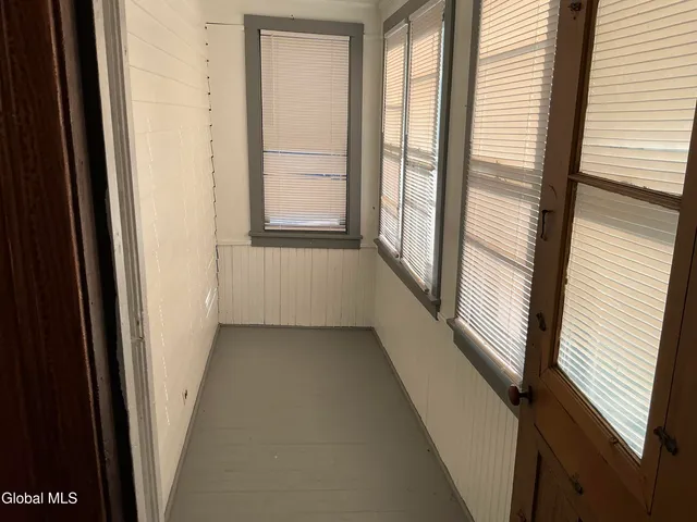 $1,500 | 17 Belmont Place, Unit 2, Amsterdam, NY 12010