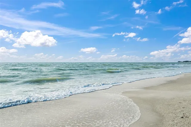 $8,950,000 | 619 Key Royale Drive, Holmes Beach, FL 34217