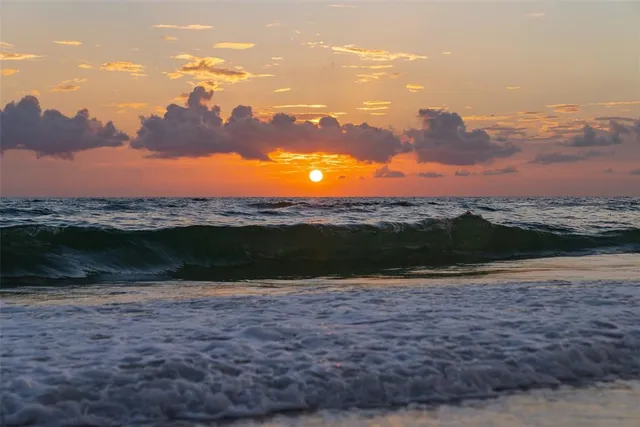 $8,950,000 | 619 Key Royale Drive, Holmes Beach, FL 34217