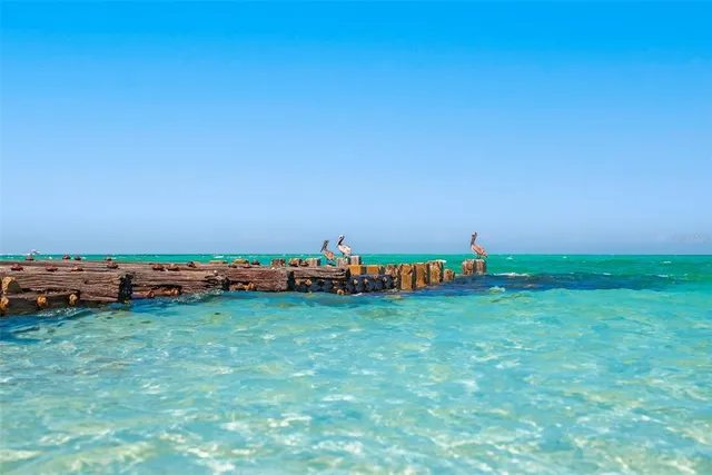 $8,950,000 | 619 Key Royale Drive, Holmes Beach, FL 34217