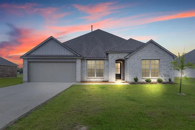 $289,000 | 8072 Blalock Lane, Iowa, LA 70647