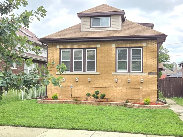 $520,000 | 9845 South Hoyne Avenue, Chicago, IL 60643