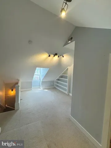 an entryway in a room