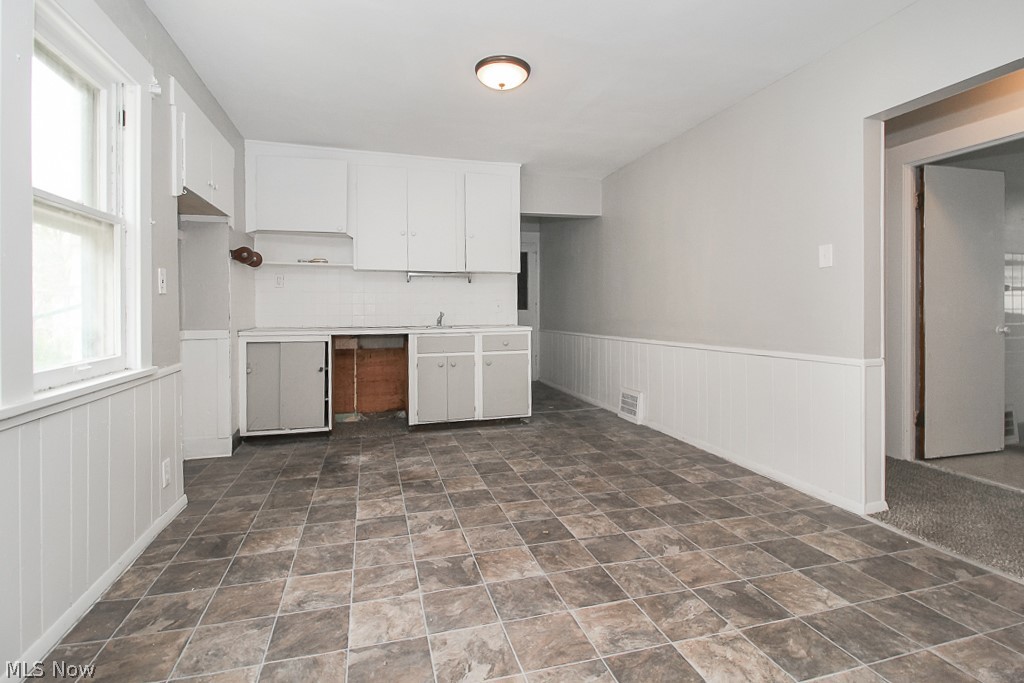 834 Wayside Road Cleveland, OH 44110 - Photo 22 of 34