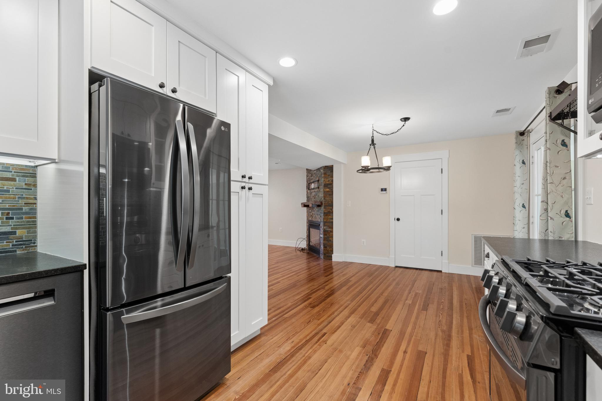 18280 Clayton Hall Road Bluemont, VA 20135 - Photo 16 of 44 Stainless appliances