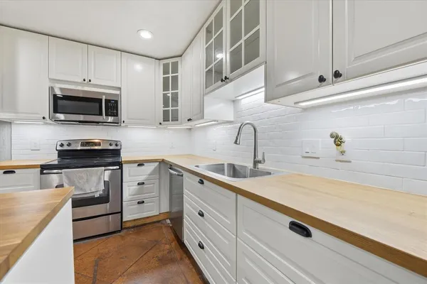 $349,000 | 6917 Wilton Drive, Fort Worth, TX 76133