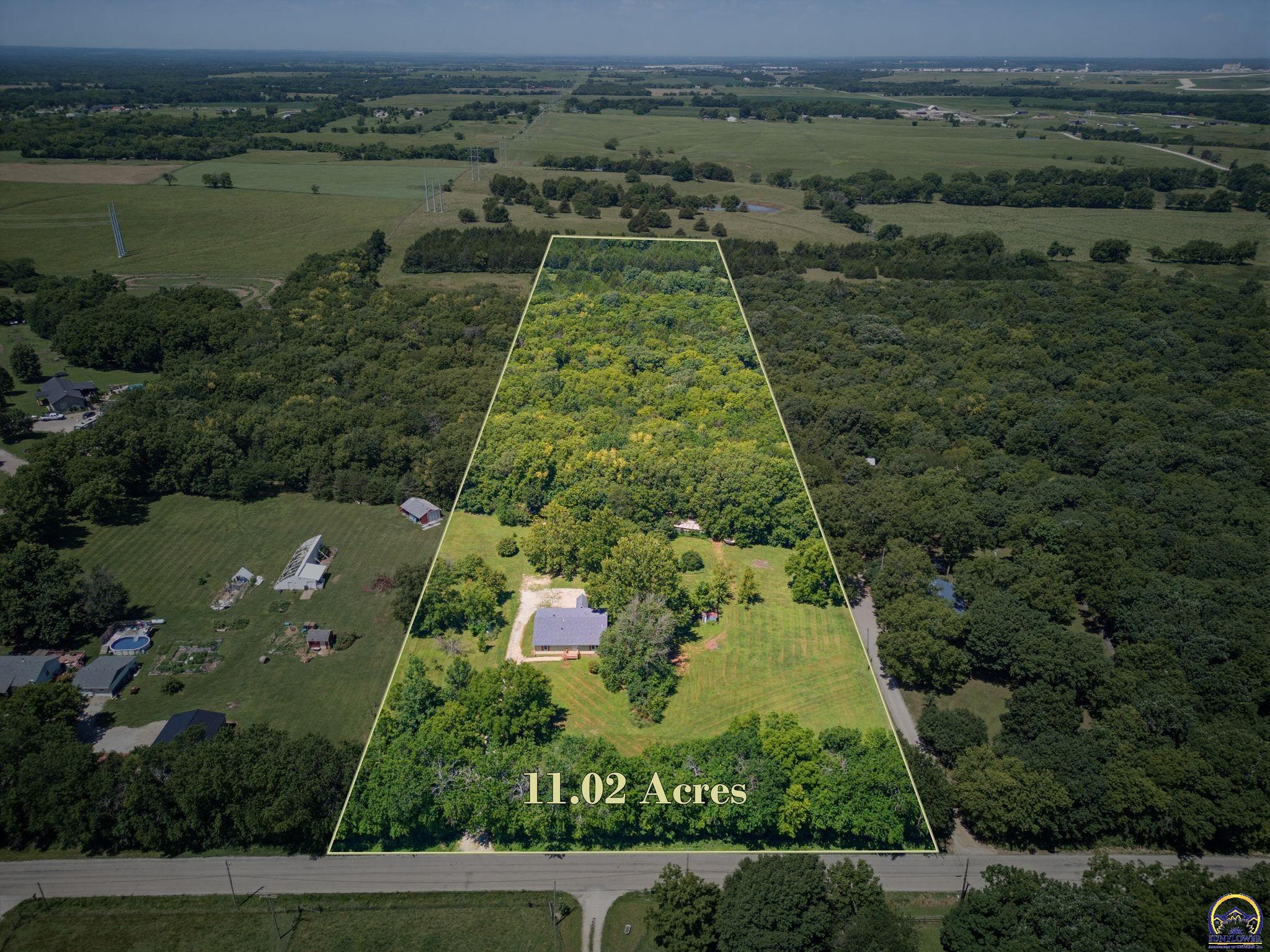 8011 Southeast Croco Road Berryton, KS 66409 - Photo 6 of 50