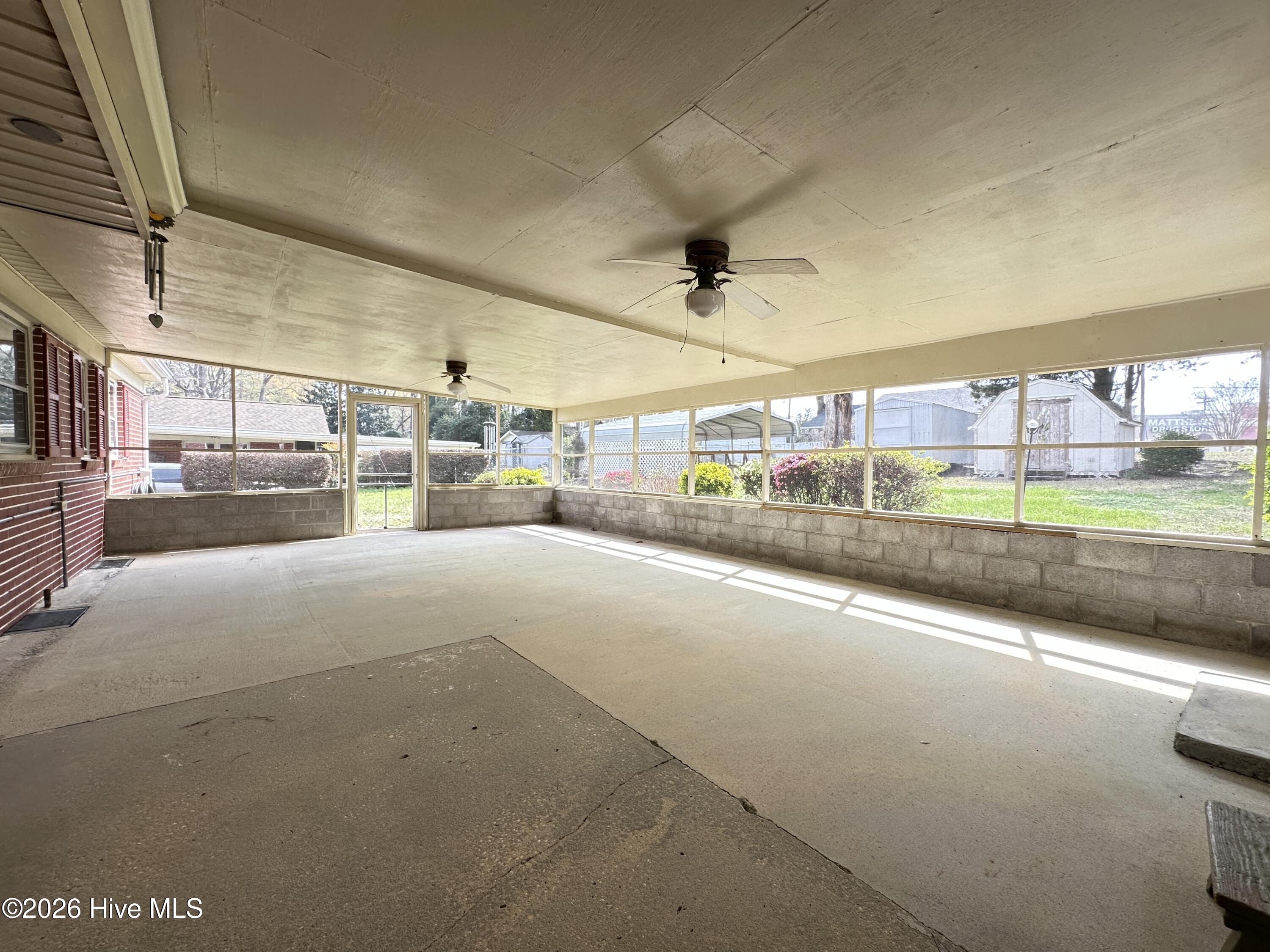 100 Wilson Street, Unit A Clinton, NC 28328 - Photo 26 of 29 Large Screened patio