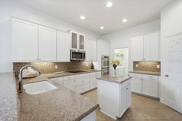 $699,000 | 3319 Majestic View Drive, Lutz, FL 33558