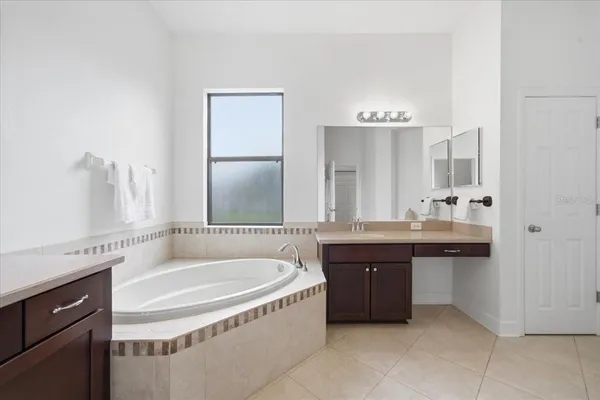 $699,000 | 3319 Majestic View Drive, Lutz, FL 33558