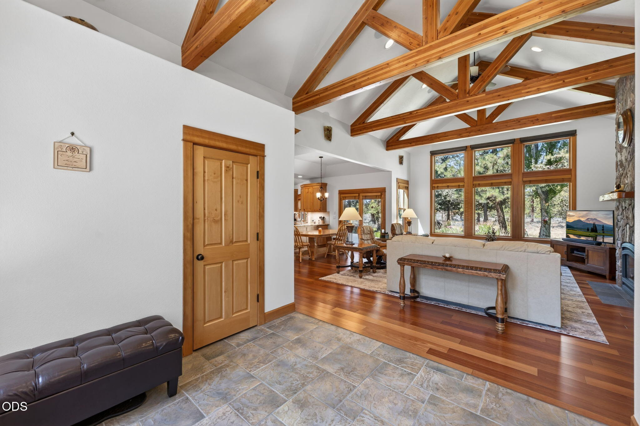 17690 Mountain View Road Sisters, OR 97759 - Photo 7 of 83 Gallery Image 7