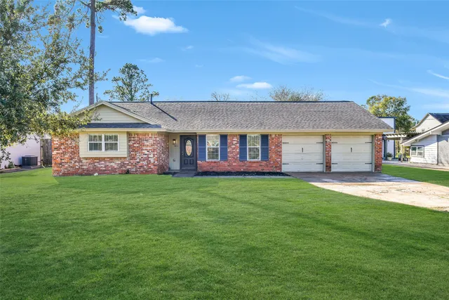 $239,900 | 611 Baywood Street, Shoreacres, TX 77571